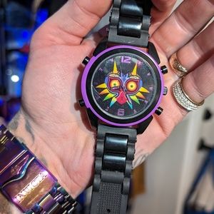 Rare vintage special edition watch Zelda Majora's mask ( like new ) works fine .